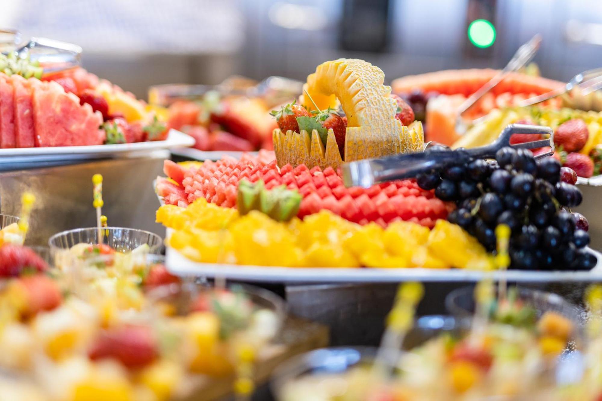 David Dead Sea Resort & Spa Én-Bokek Kültér fotó Fruit salad