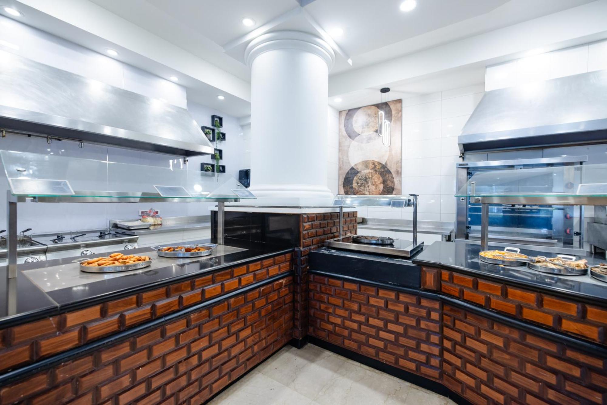 David Dead Sea Resort & Spa Én-Bokek Kültér fotó A commercial kitchen